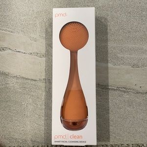 NWT PMD smart facial cleansing device